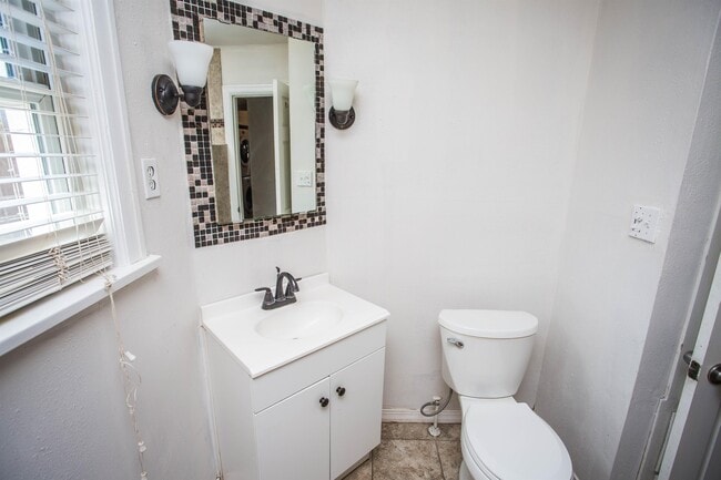 Building Photo - 2431 20th St