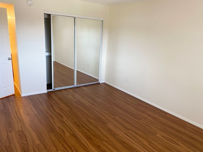 Building Photo - MOVE IN SPECIAL! 50% OFF FEBRUARY RENT! 2 ...