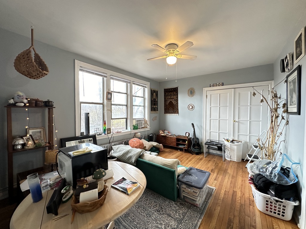 Building Photo - 1369 W Estes Ave