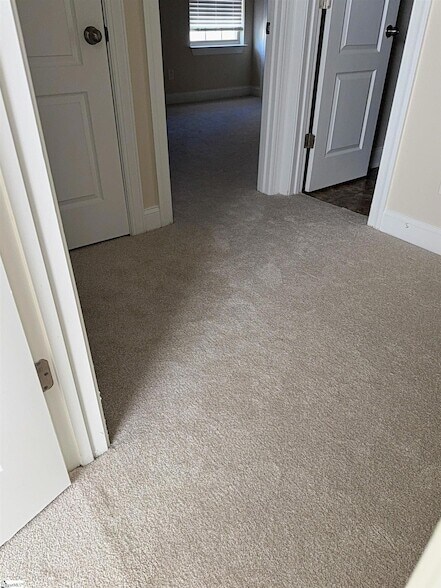 Building Photo - 207 Penrith Ct