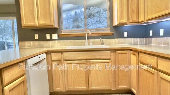 Building Photo - 1181 Elderberry Cir