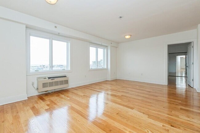 Building Photo - 125 43rd St