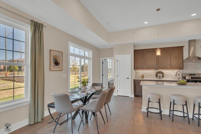 Building Photo - 8022 Bradley Dr
