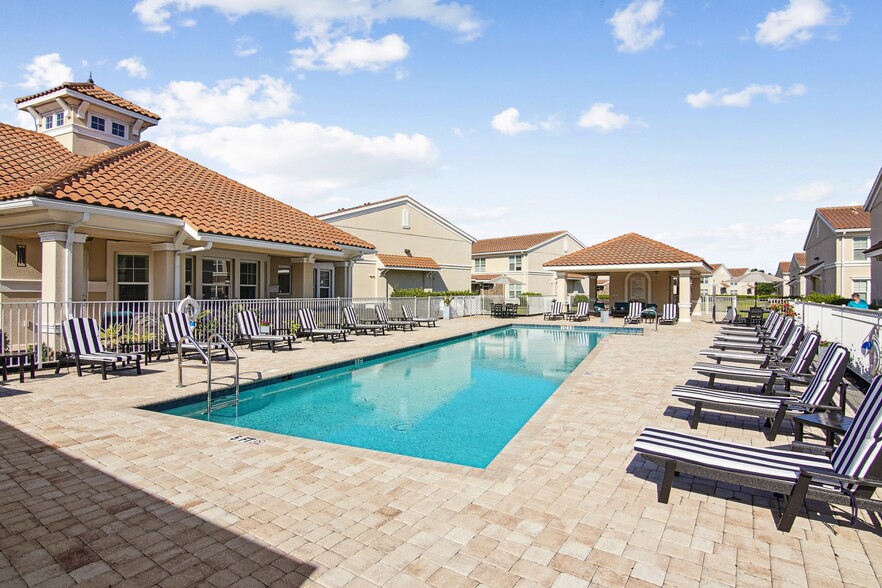 Building Photo - Courtyards at Estero