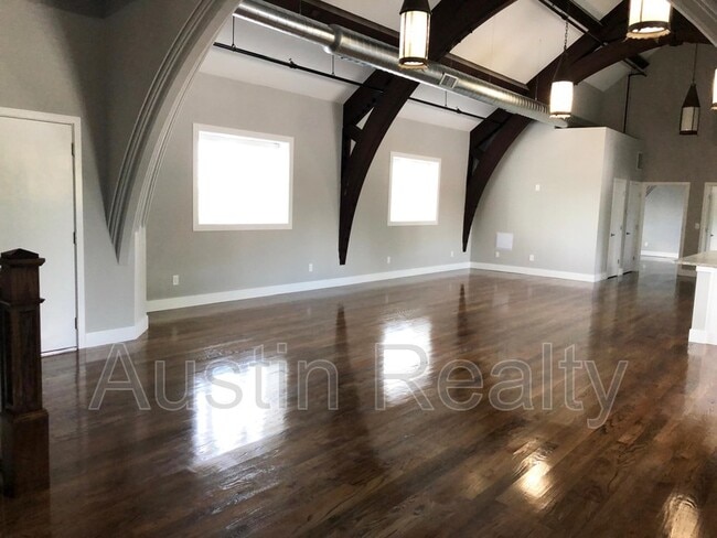 Building Photo - 4716 Macklind Ave