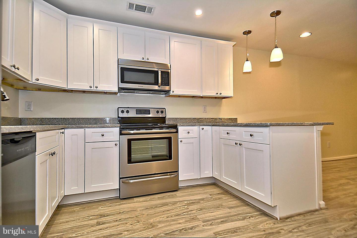 Building Photo - 10706 Kings Riding Way