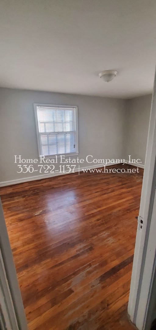 Building Photo - 421 E Twenty-Seventh St