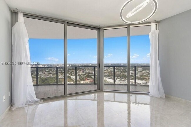 Building Photo - 488 NE 18th St