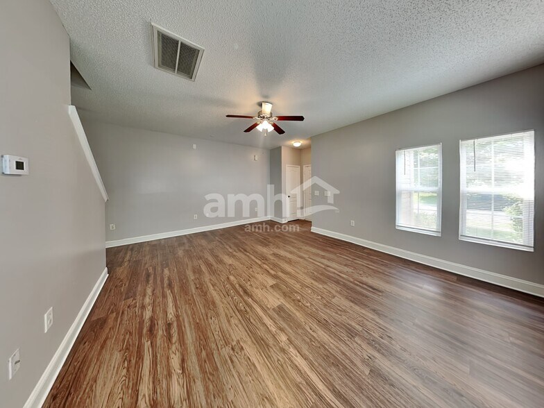 Building Photo - 312 Lameshur Ln