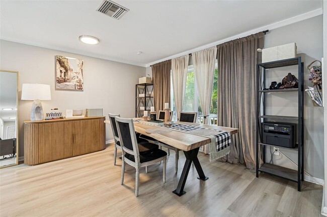 Building Photo - 2302 S Arrawana Ave