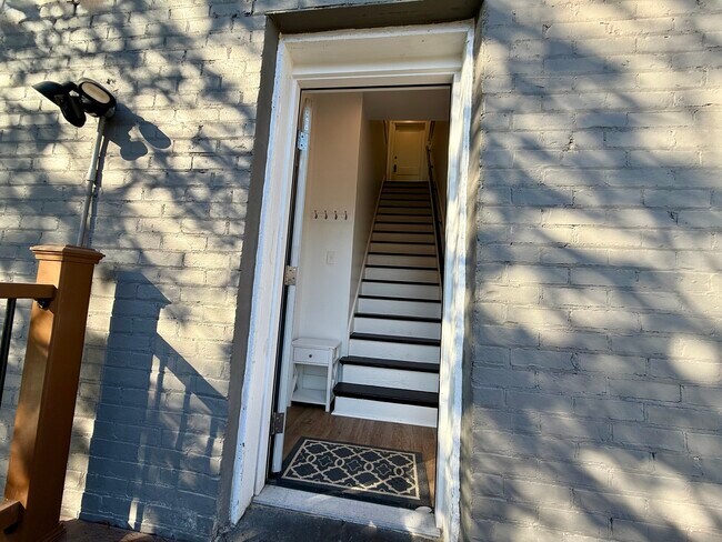 Building Photo - 1078 Highland Ave