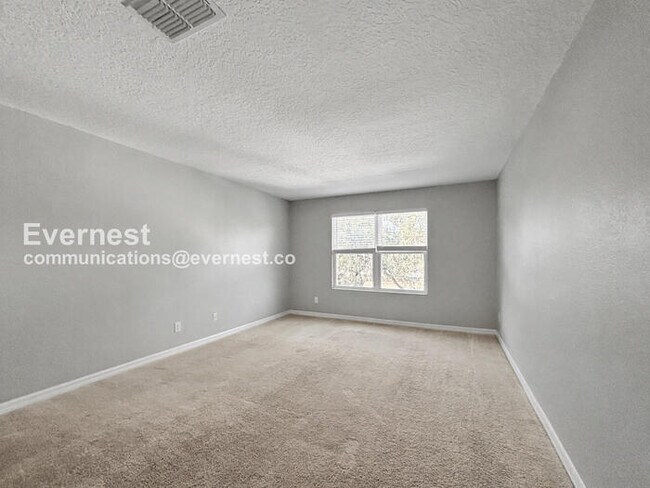 Building Photo - Limited Time Special Offer / 5 Bed, 3.5 Bath Home with Garage / Pet-Friendly / Vouchers Accepted ...