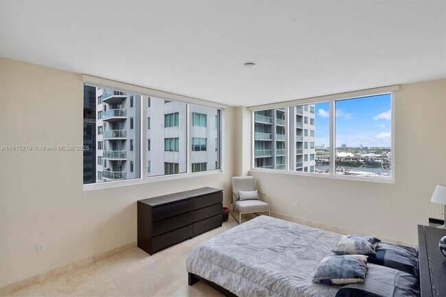 Building Photo - 253 NE 2nd St