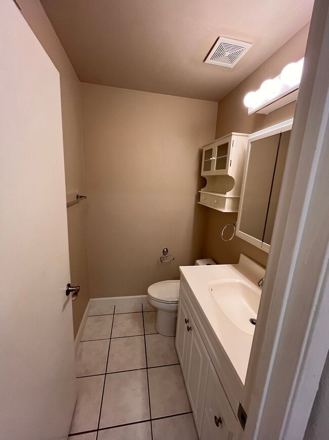 Building Photo - $4,095 4 Bed / 2.5 Bath House in Poway