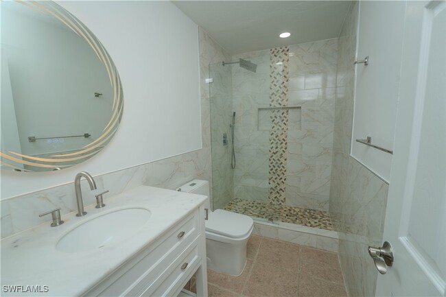 Building Photo - 2701 6th St W