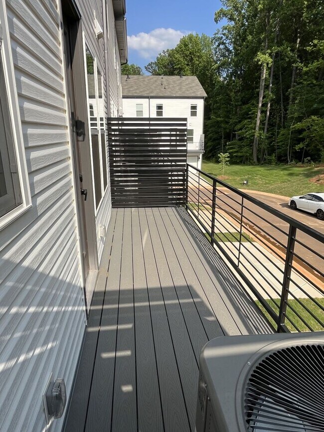 Building Photo - Brand New 4 Bed Townhome in North Charlotte!