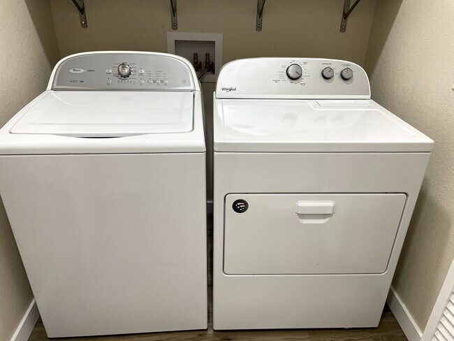 Full size washer/dryer - 12838 Arezzo Cir