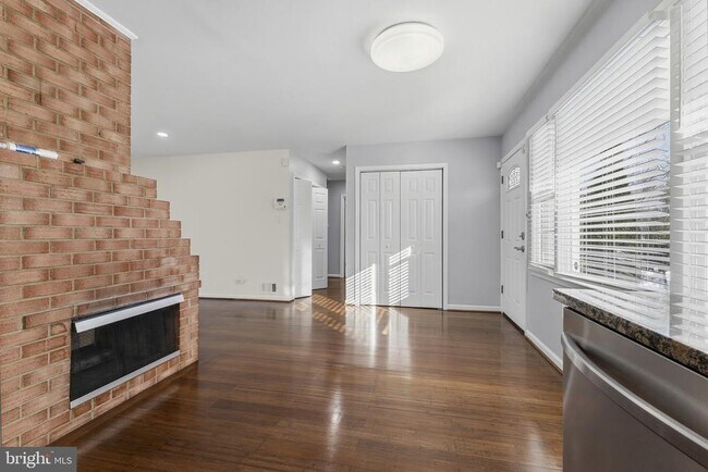 Building Photo - 5412 Nutting Dr