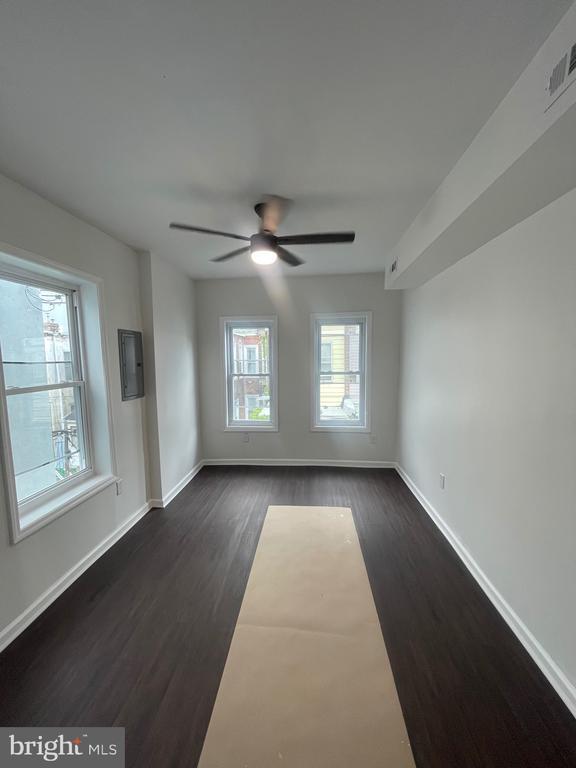 Building Photo - 5227 Addison St