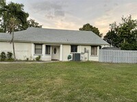 Building Photo - 308 Bishop Rd