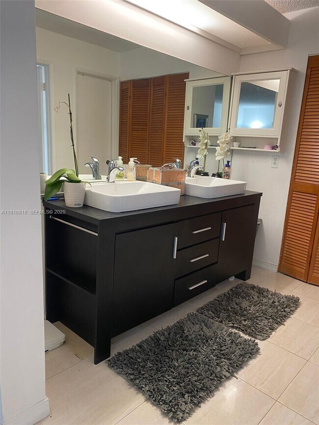 Building Photo - 8933 SW 123rd Ct