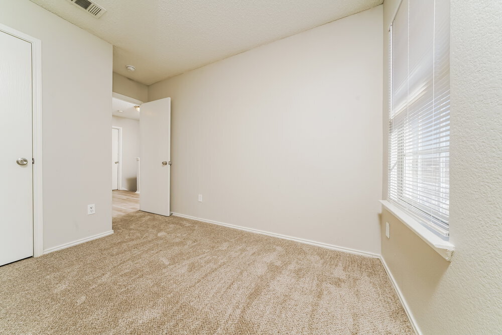 Building Photo - 1724 Red Cloud Dr