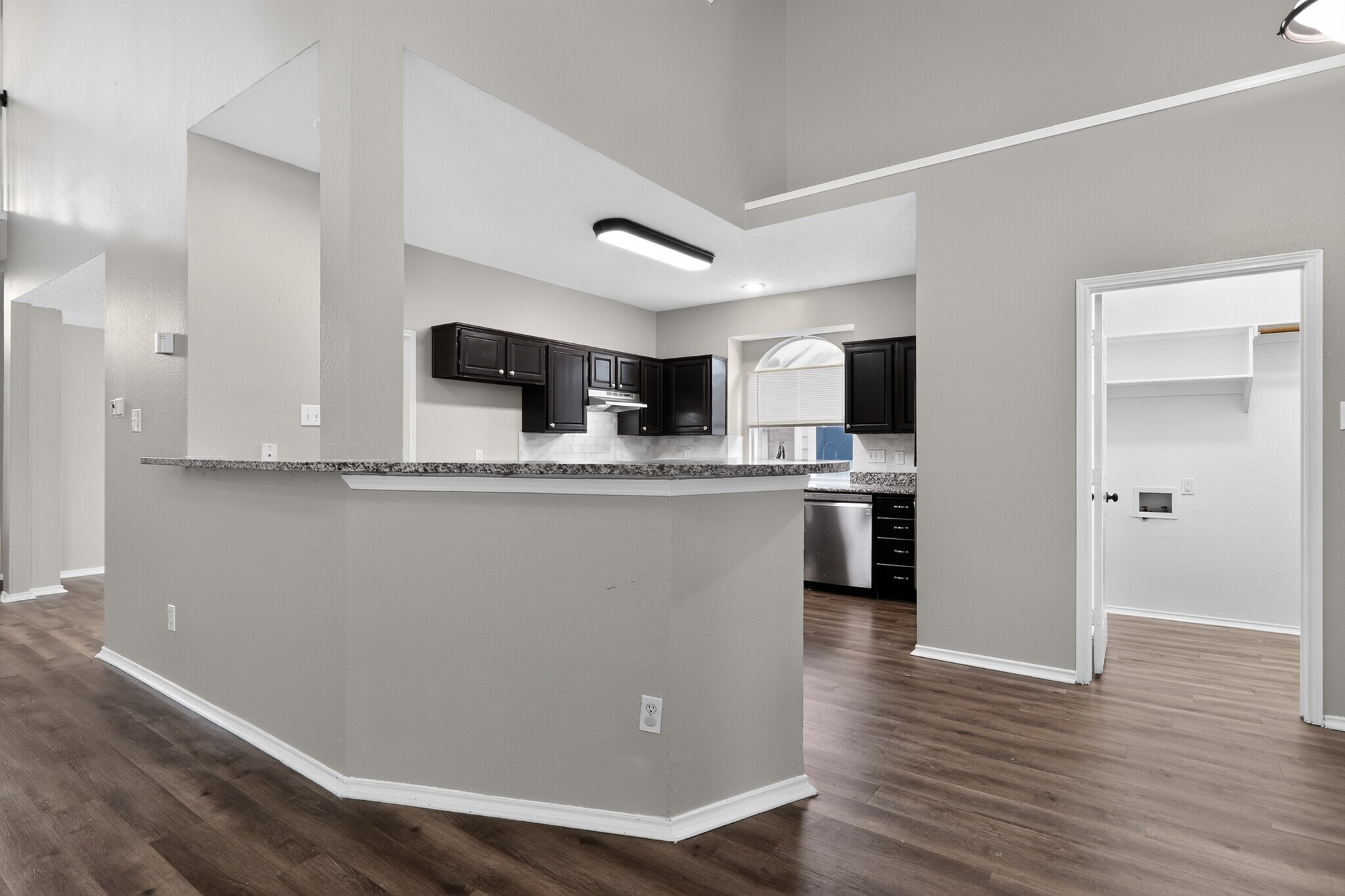 Building Photo - 1624 Ariel Dr