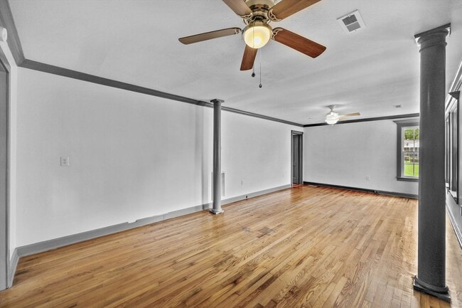 Building Photo - New Hope - fully remodeled gem