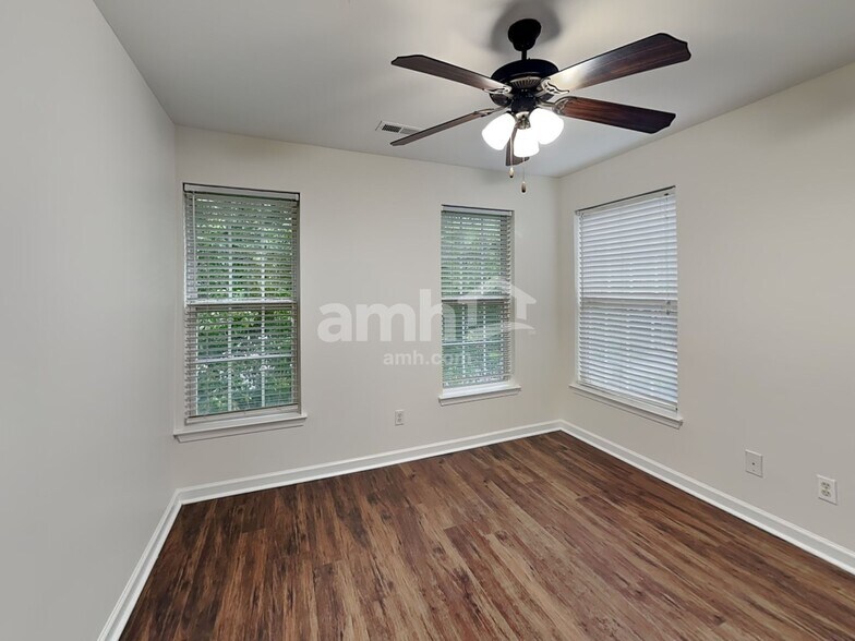 Building Photo - 1421 Juniper Hills Ln