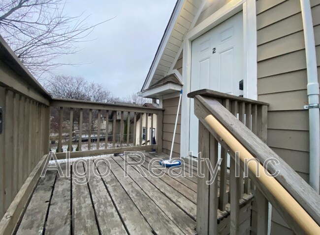 Building Photo - 2211 Queen Ave N