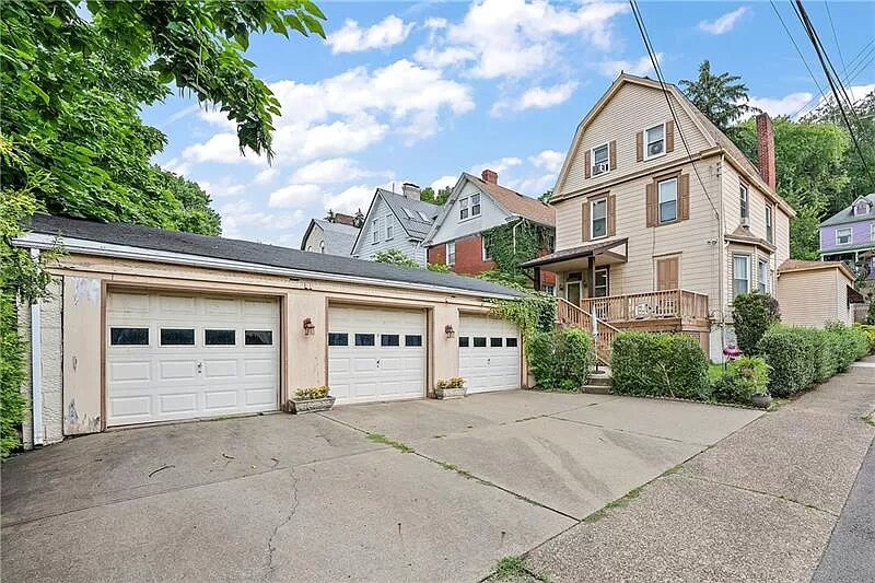 Building Photo - 552 Hill St