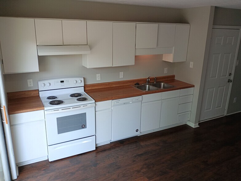 Building Photo - 52 Brianfield Dr