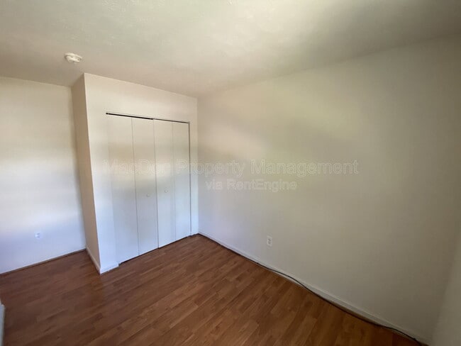 Building Photo - 624 Highview Ct