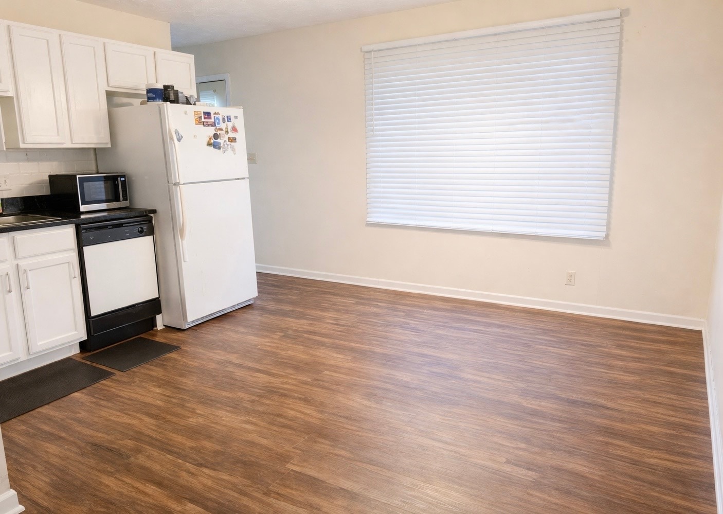 Building Photo - 1816 Davcohn Ave