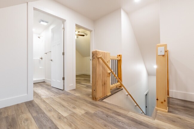 Building Photo - 2045 Southfork Dr