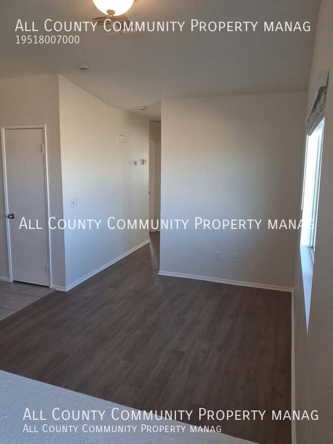 Building Photo - 58439 Palisade Dr