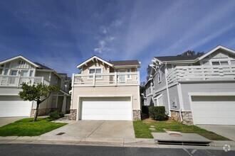 Building Photo - Lovely 3 Bedroom, 2.5 Bath Condo in San Dimas