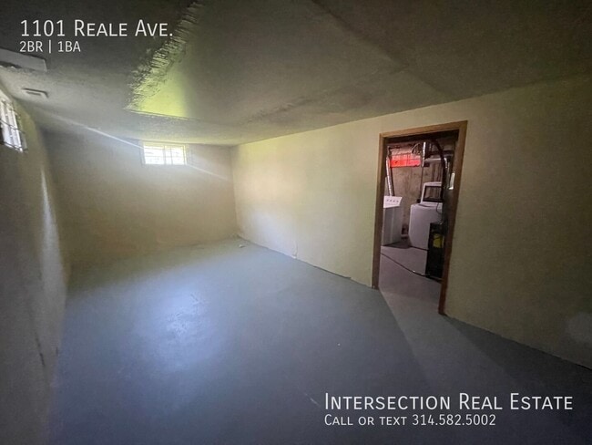 Building Photo - 1101 Reale Ave