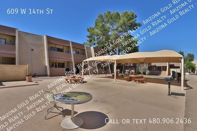 Building Photo - Tempe Los Prados