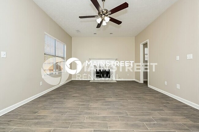 Building Photo - 3 Bedroom Pet-Friendly Home in ELLENWOOD, GA with Main Street Renewal