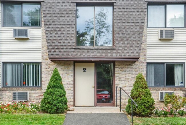 Building Photo - 255 Strawberry Hill Ave
