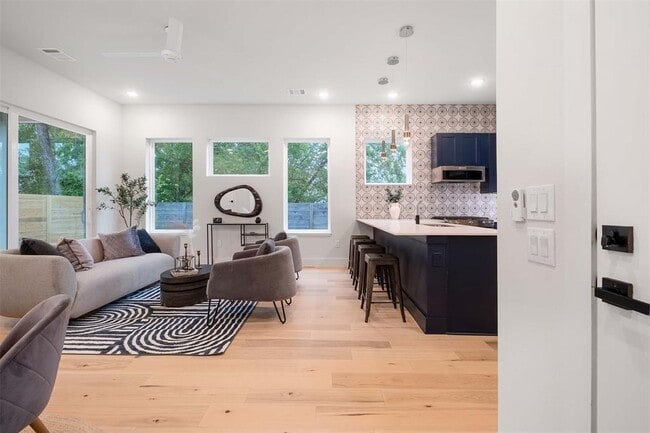 Building Photo - 4513 S 3rd St