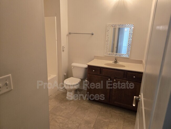 Building Photo - 2424 Chancery Ln