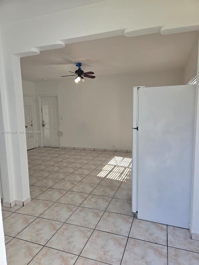 Building Photo - 7124 Bay Dr