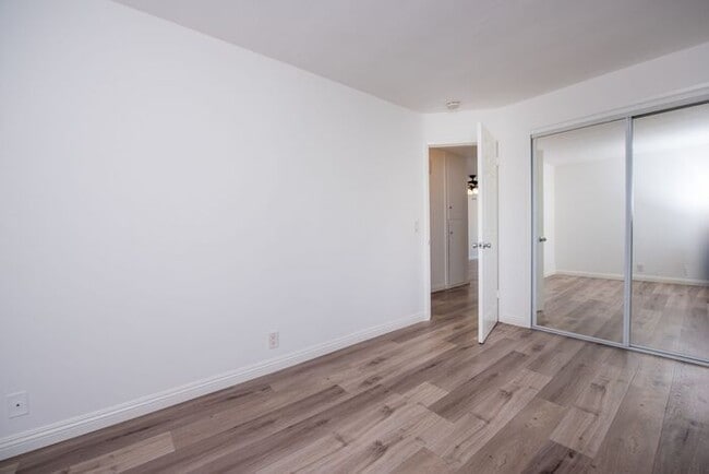 Building Photo - Charming Coastal Retreat - Newly Remodeled!