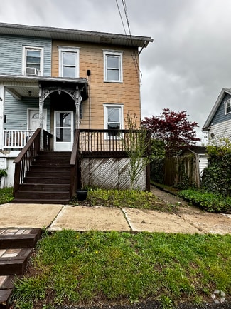 Building Photo - 27 E 6th St