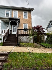 Building Photo - 27 E 6th St