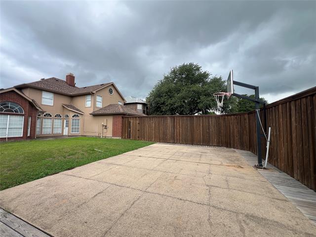 Building Photo - 723 Sumner Dr