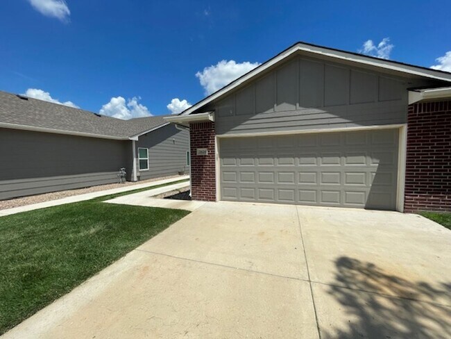 Building Photo - For Rent – Charming 3 Bed | 2 Bath Home with Spacious Backyard in Valley Center School District