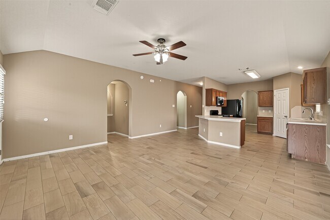 Building Photo - 926 Dracena Ct